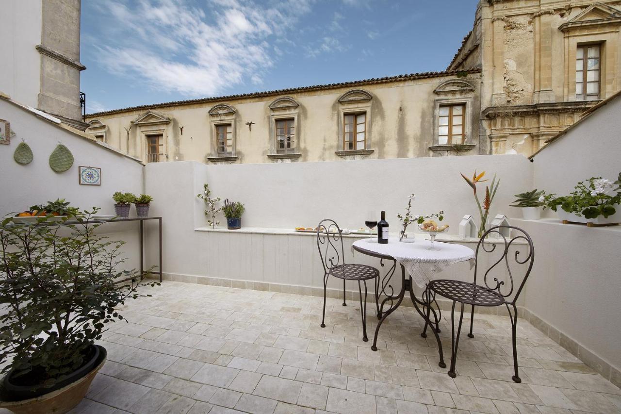 Nicotera Apartment Noto Exterior photo